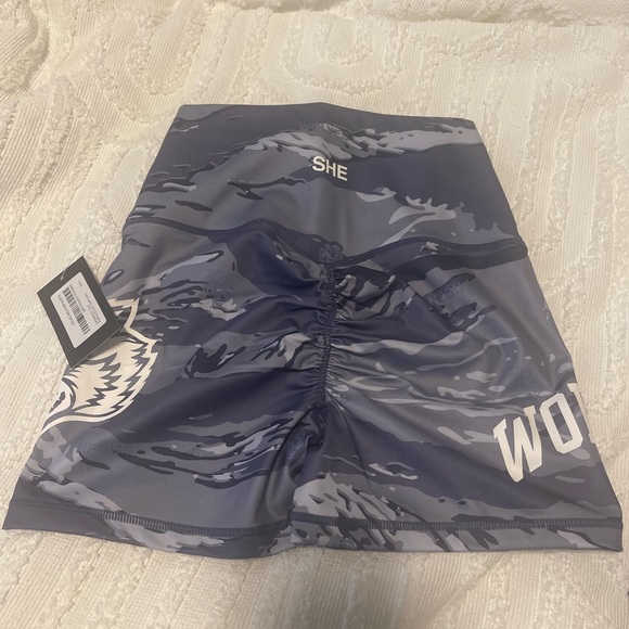 NWT Darc Sport Shorts in Purple Stone Tiger Camo - Picture 3 of 3